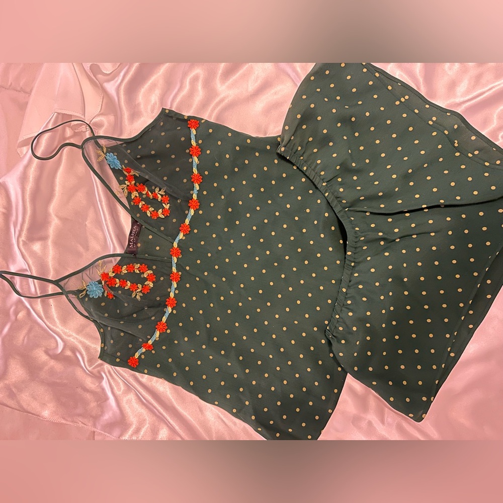 New La Perla Green Polka Dot Pajama Set with Floral Accents - Picture 4 of 9